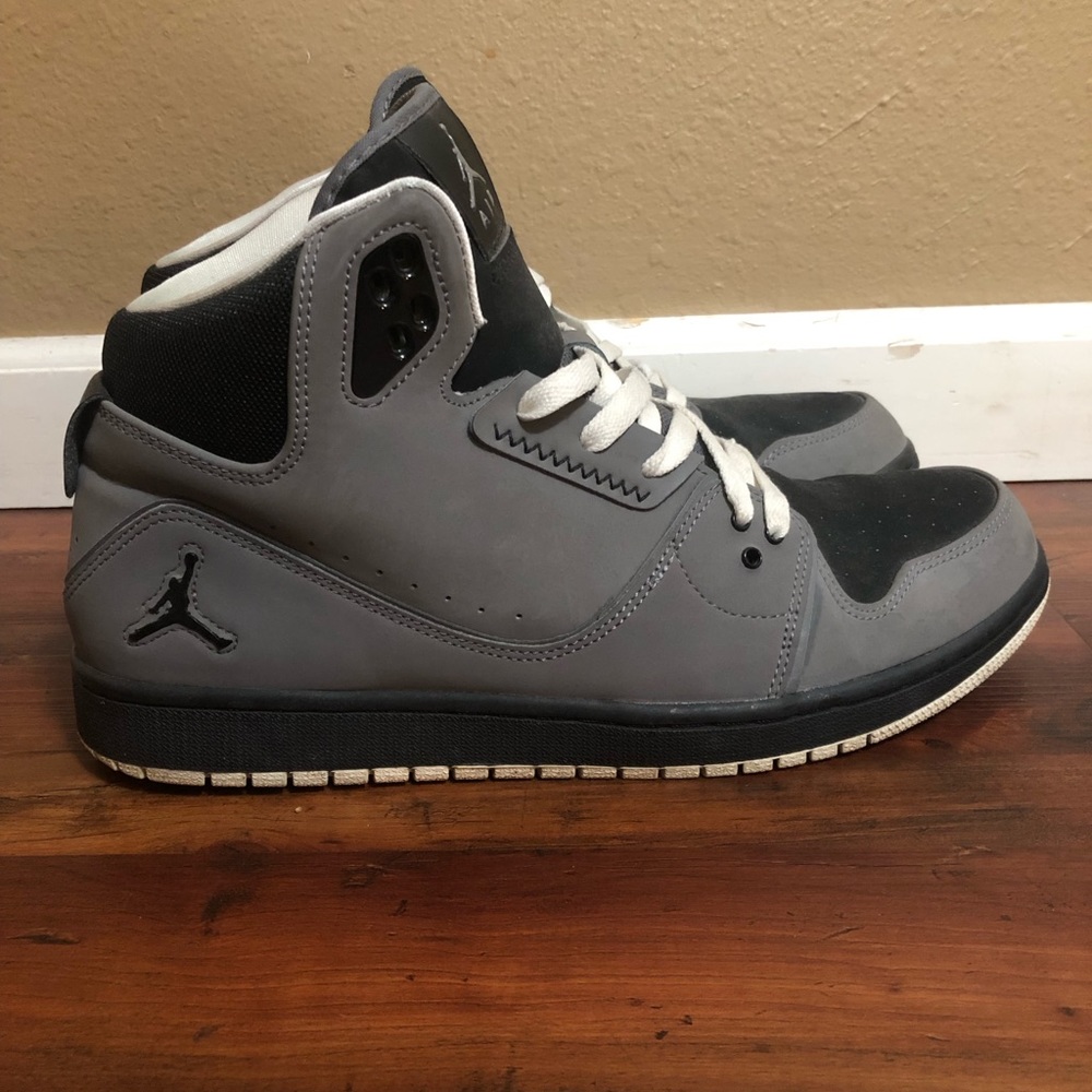 Nike Air Jordans 1 Flight 2